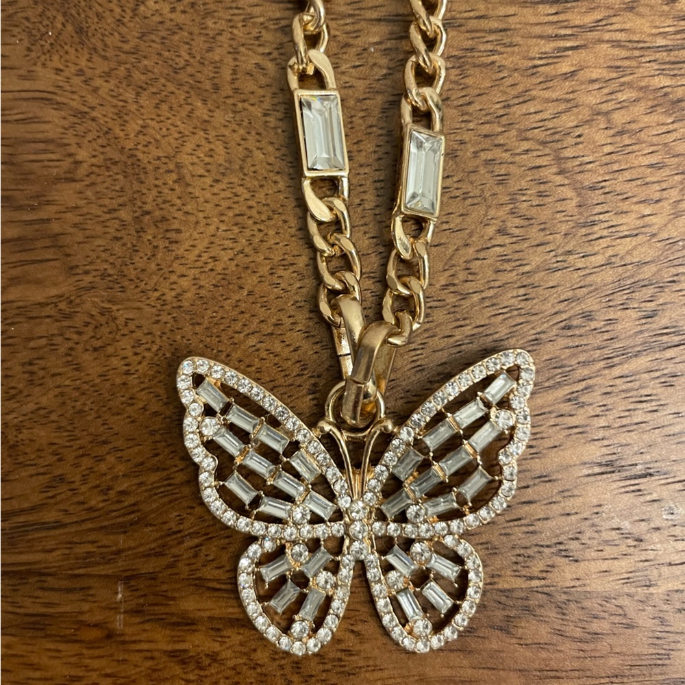 Y2K butterfly necklace